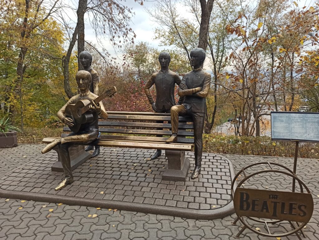 The beatles bench! - Kok Tobe Park